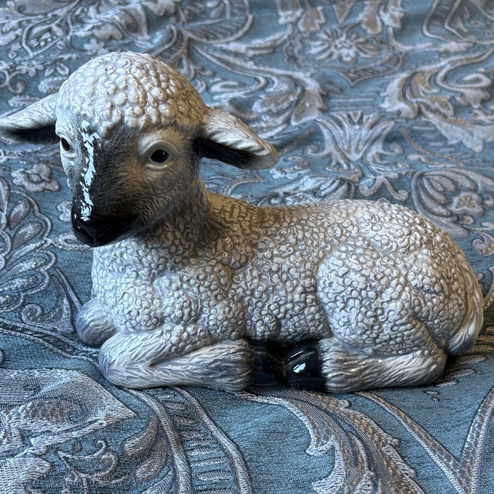 Vintage 1988 Scioto Ceramic Sheep/Lamb Figurine